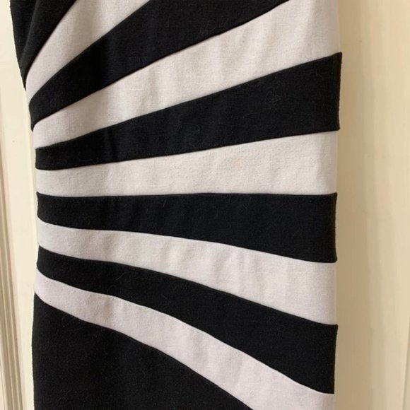 🌷3 for$25🌷IZ Amy Byer, Size 14 Girls, Black & White Sunburst Pattern Dress - Picture 5 of 8